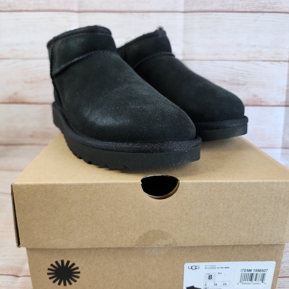 Ugg Boots - Picture 3 of 6